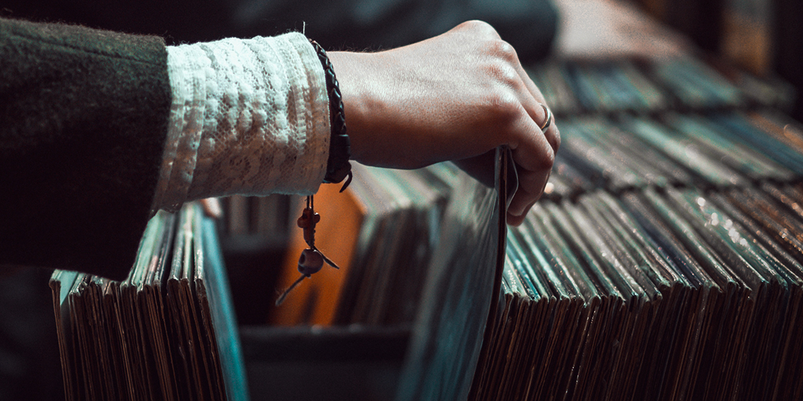 black-friday-cyber-monday-domain-name-sale