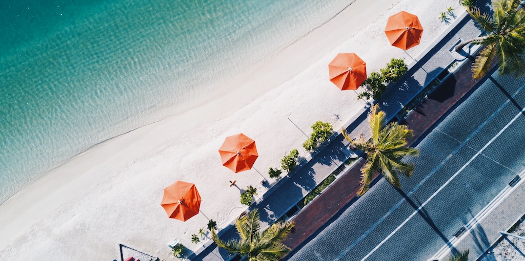 digital nomad work beach